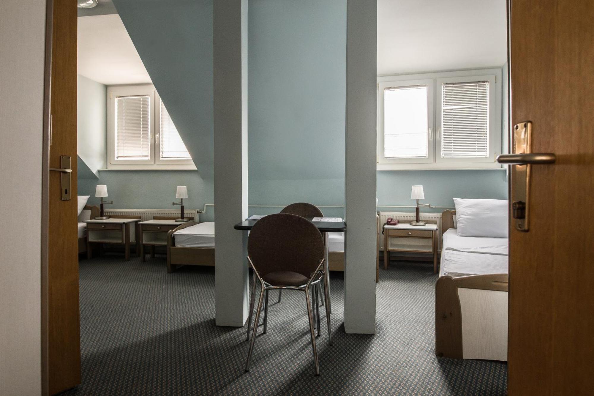Hotel Carlstadt カルロヴァッツ エクステリア 写真
