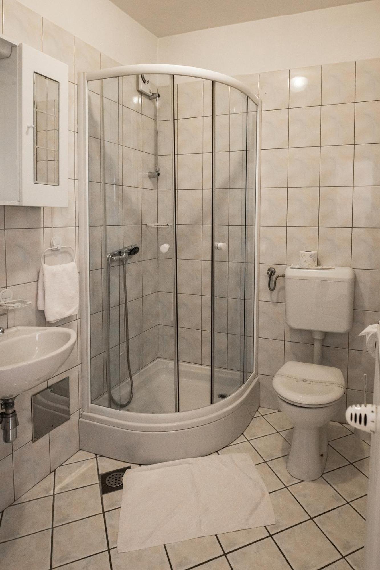 Hotel Carlstadt カルロヴァッツ エクステリア 写真