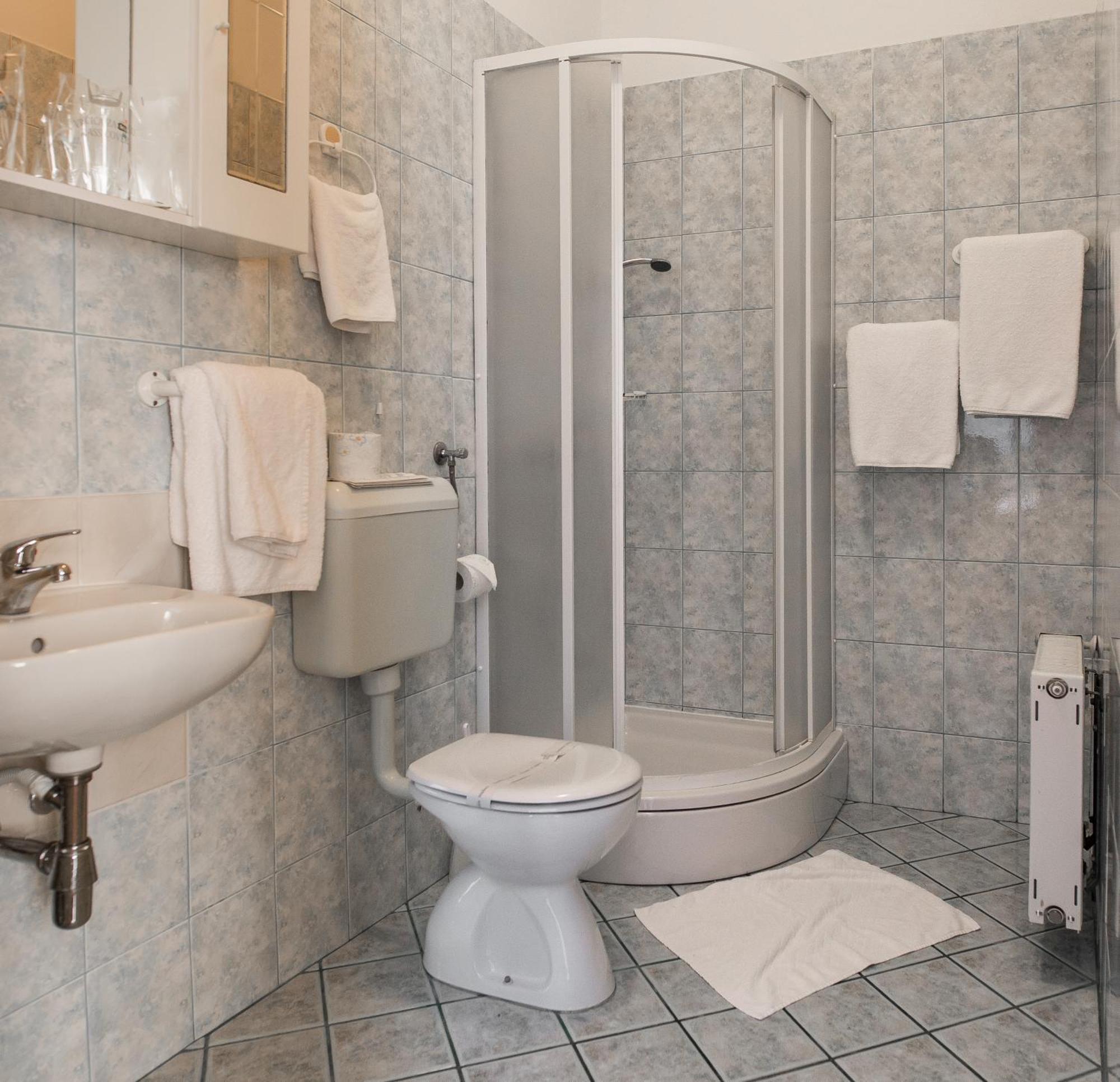 Hotel Carlstadt カルロヴァッツ エクステリア 写真