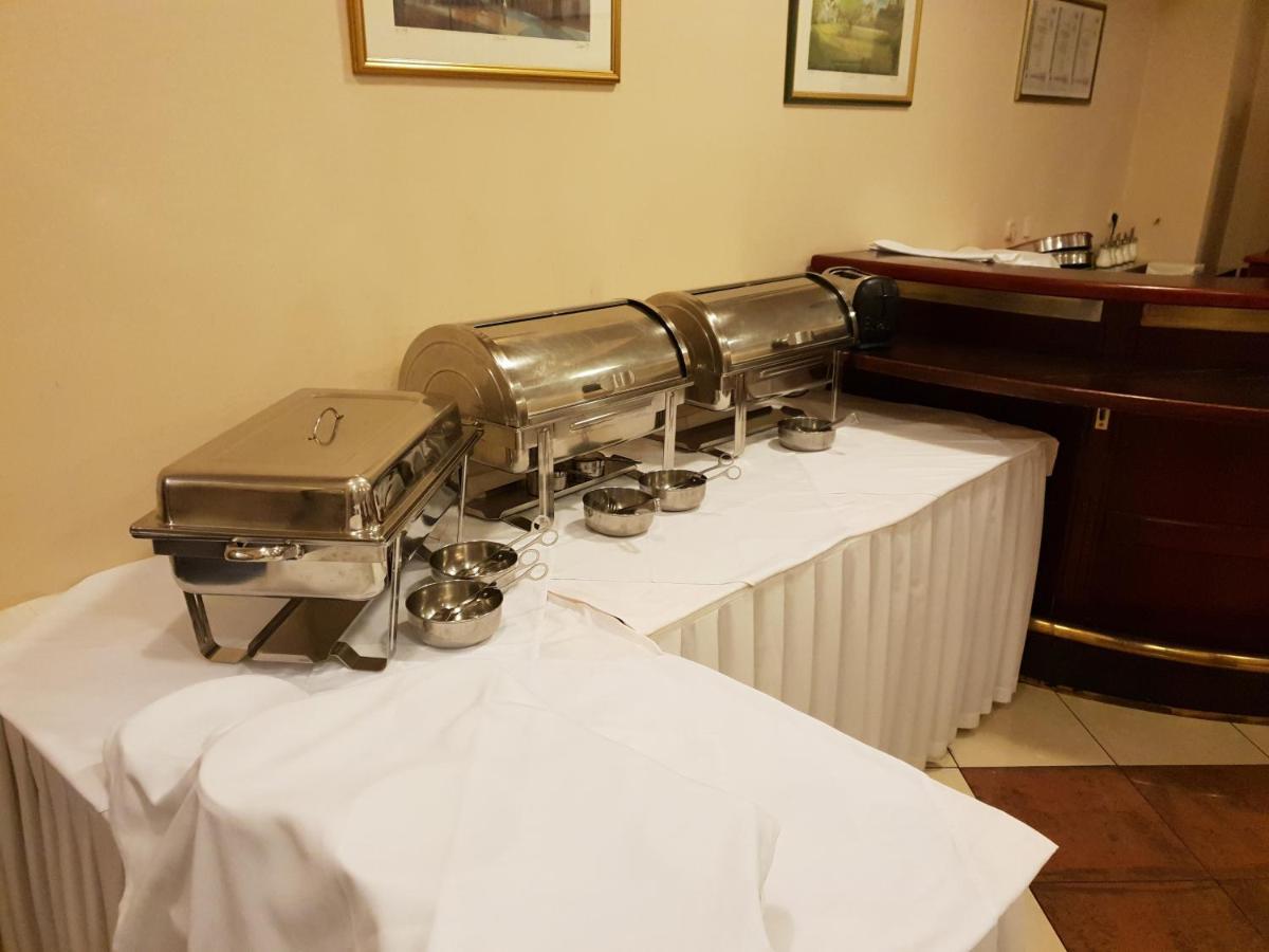 Hotel Carlstadt カルロヴァッツ エクステリア 写真