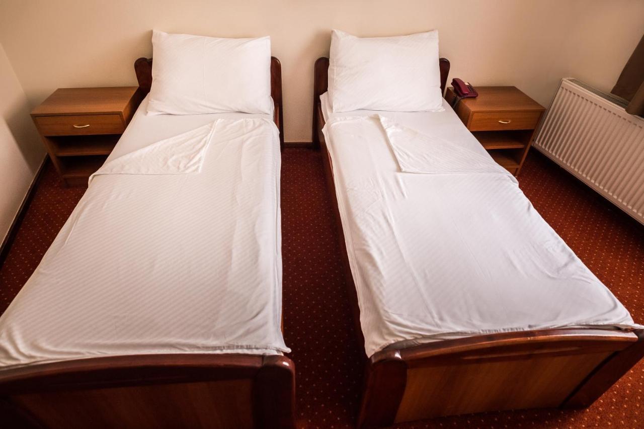 Hotel Carlstadt カルロヴァッツ エクステリア 写真