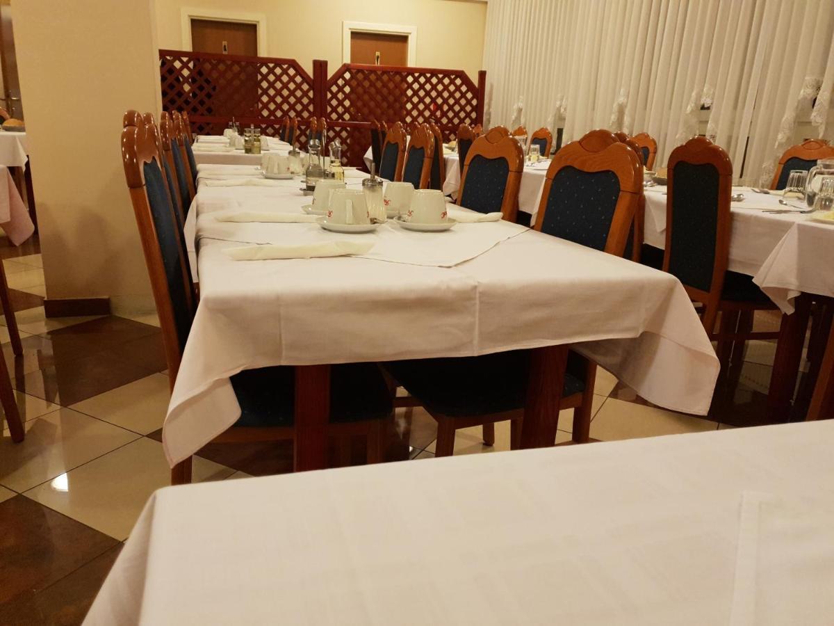 Hotel Carlstadt カルロヴァッツ エクステリア 写真