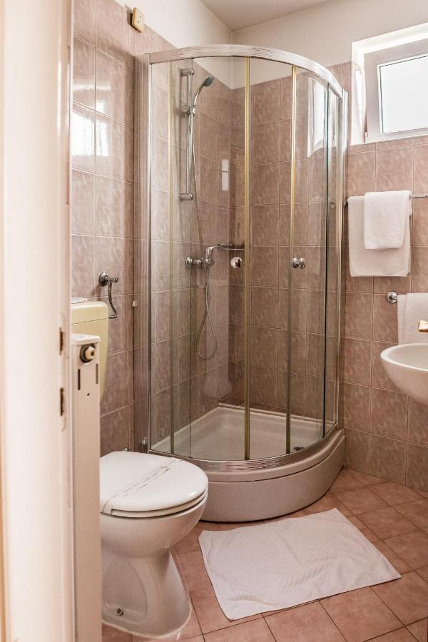 Hotel Carlstadt カルロヴァッツ エクステリア 写真