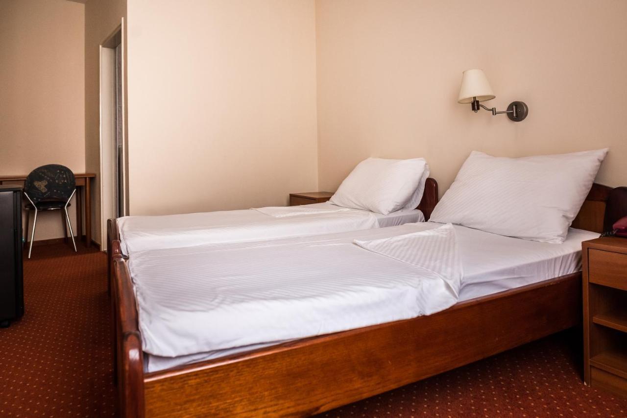Hotel Carlstadt カルロヴァッツ エクステリア 写真
