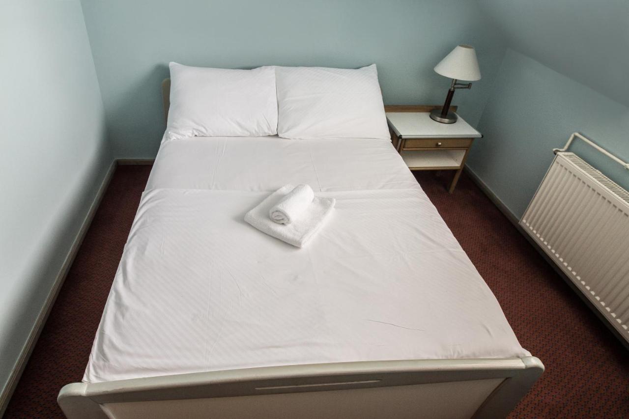 Hotel Carlstadt カルロヴァッツ エクステリア 写真