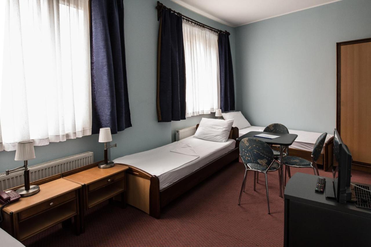 Hotel Carlstadt カルロヴァッツ エクステリア 写真