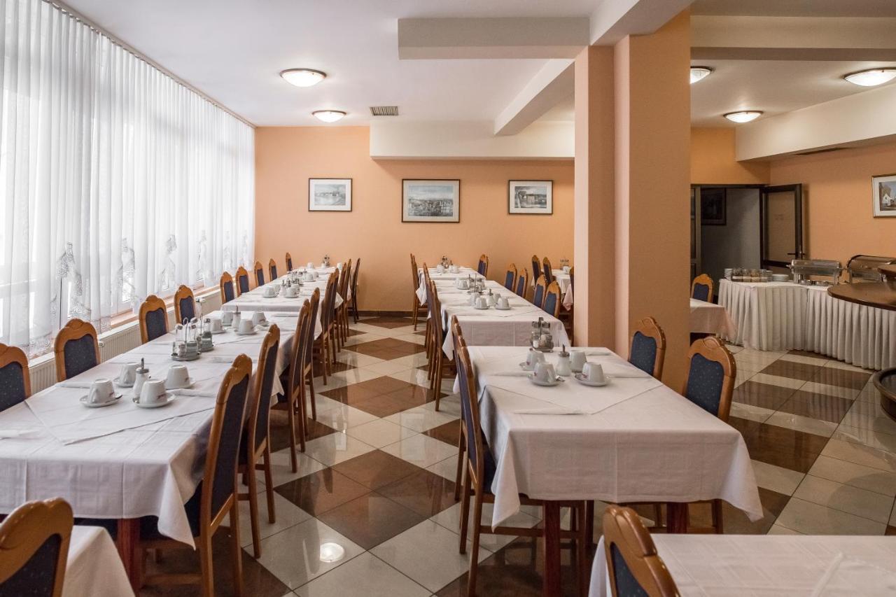 Hotel Carlstadt カルロヴァッツ エクステリア 写真
